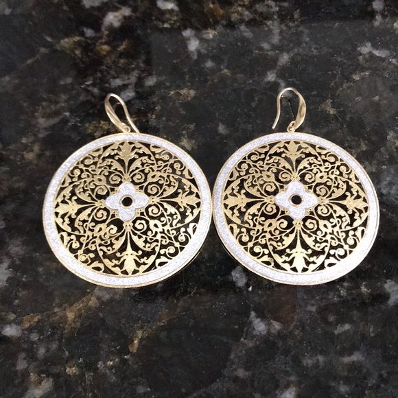 Jewelry - Gold and crystal earrings